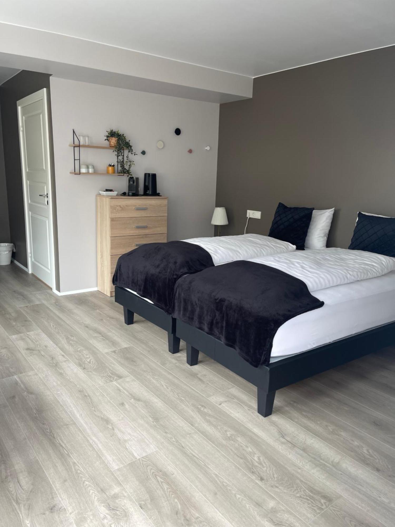 Hildibrand Apartment Hotel Neskaupstadur Bagian luar foto